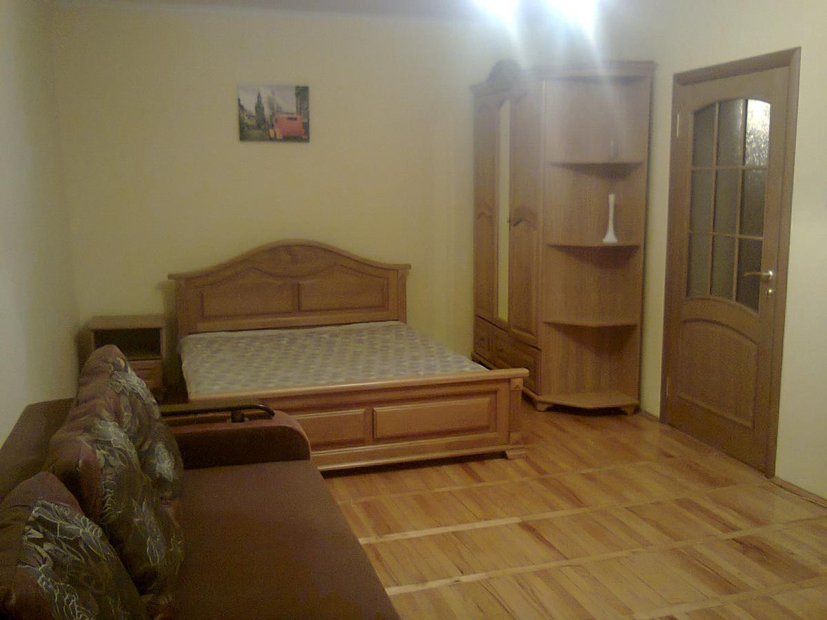 Apartment With Balcony Lviv Exterior photo